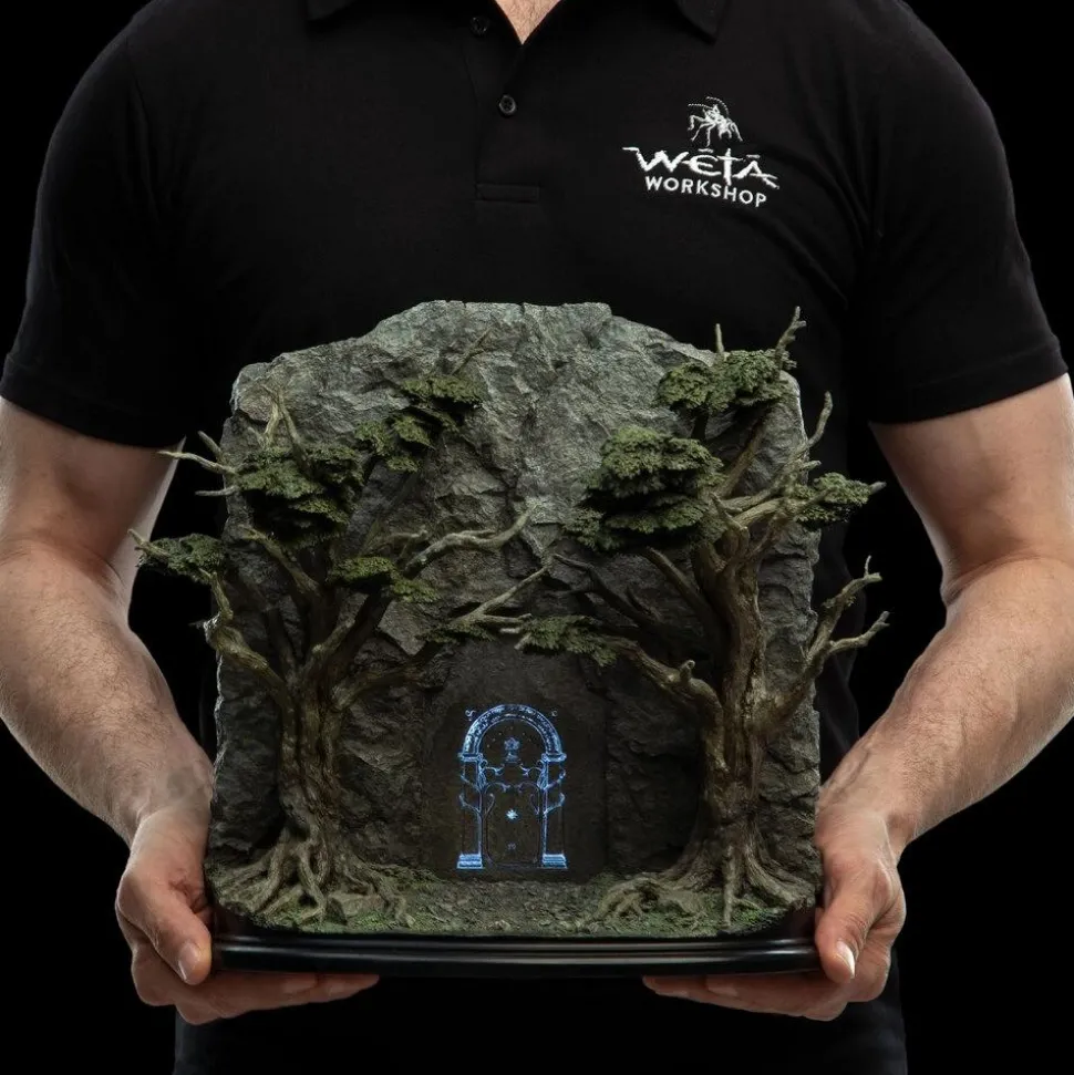 The Lord of the Rings - The Doors of Durin 11" Diorama Statue