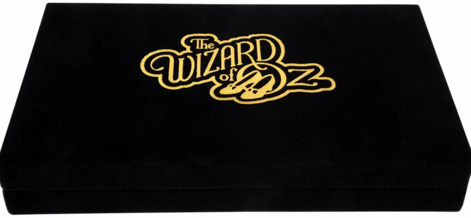 The Wizard of Oz - The Cowardly Lion Courage Medal 7” Prop Replica
