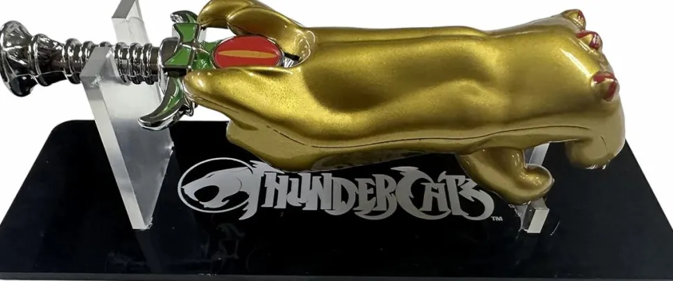 ThunderCats - Sword of Omens and Claw Shield Scaled Prop Replica