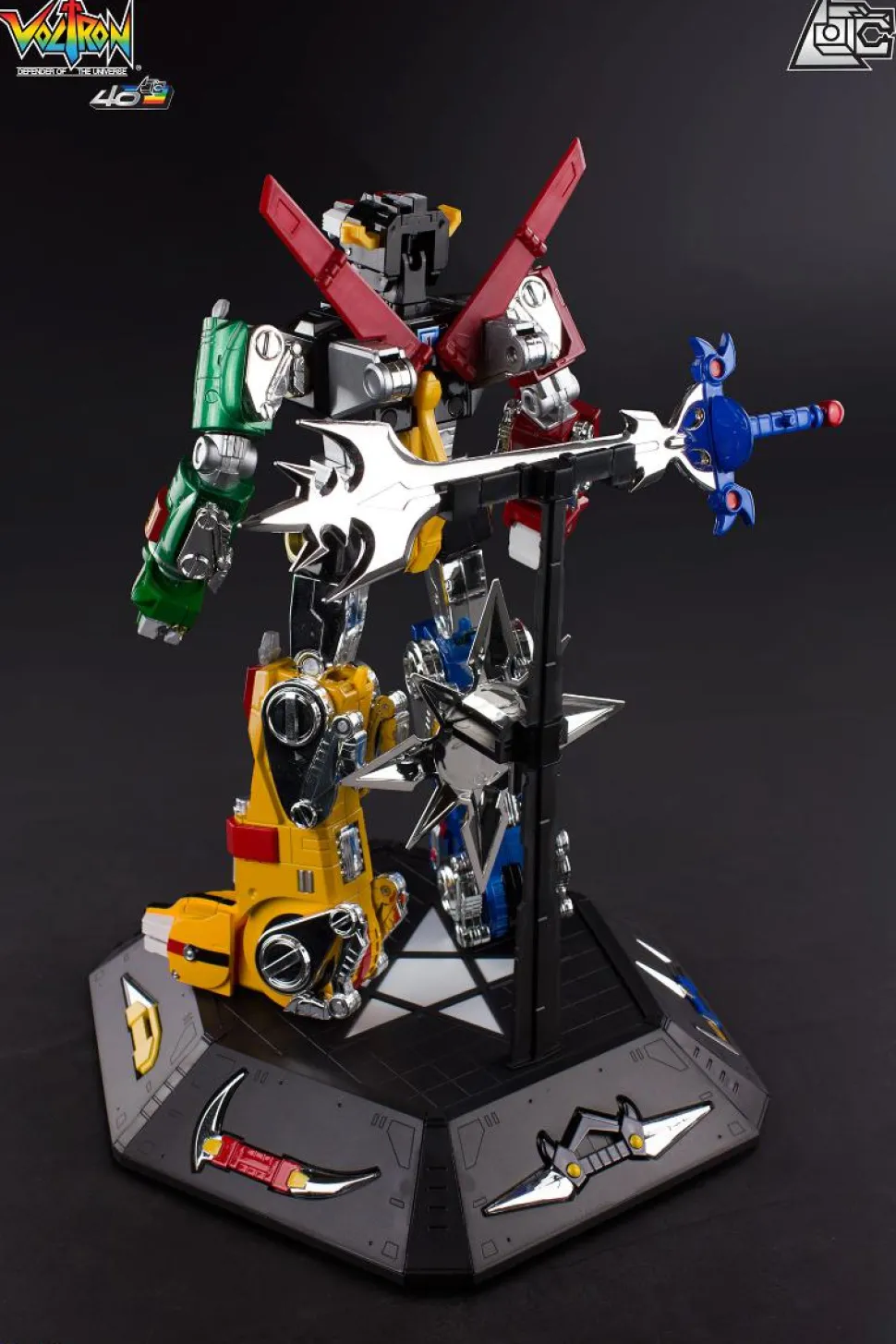 Voltron: Defender of the Universe - Voltron 40th Anniversary Collector's Set 13" Action Figure (Australian Version)