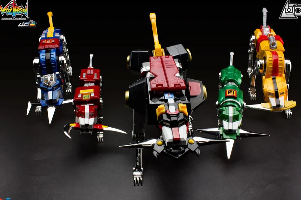 Voltron: Defender of the Universe - Voltron 40th Anniversary Collector's Set 13" Action Figure (Australian Version)