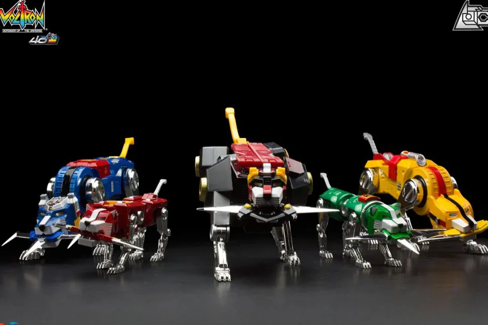 Voltron: Defender of the Universe - Voltron 40th Anniversary Collector's Set 13" Action Figure (Australian Version)