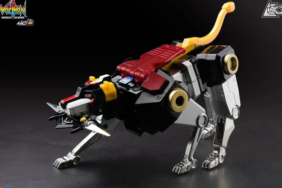 Voltron: Defender of the Universe - Voltron 40th Anniversary Collector's Set 13" Action Figure (Australian Version)