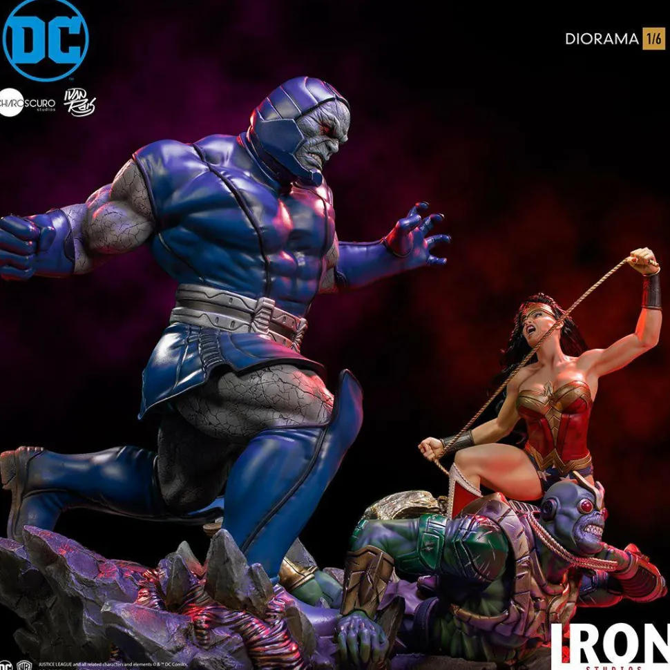 Wonder Woman - Wonder Woman vs Darkseid 1/6th Scale Diorama Statue