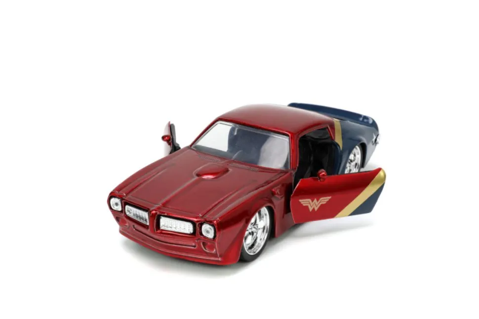 Wonder Woman - Wonder Woman & 1972 Pontiac Firebird Hollywood Rides 1/32 Scale Die-Cast Vehicle Replica
