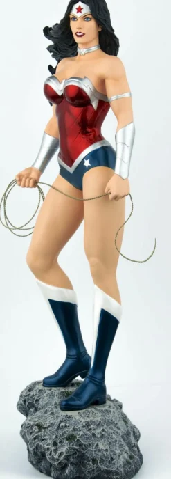 Wonder Woman: The New 52 - Wonder Woman 1/6th Scale Limited Edition Statue